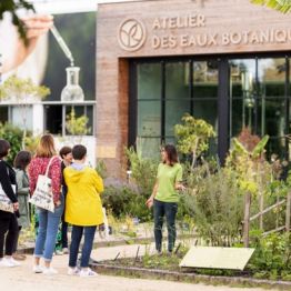 Visite des coulisses des expertises botaniques yves rocher La gacilly