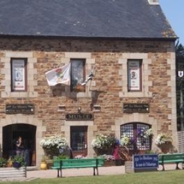 Musée de l\Histoire et des tradition de Basse Bretagne 