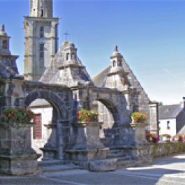 Enclos paroissial de Plounéour-Ménez 